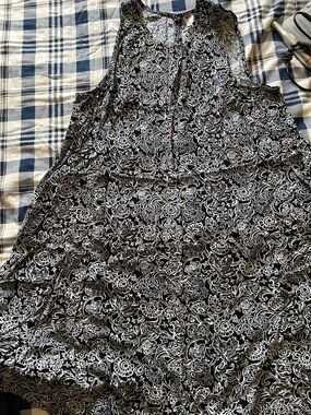 Old Navy Black and White Paisley Print Sleeveless Top